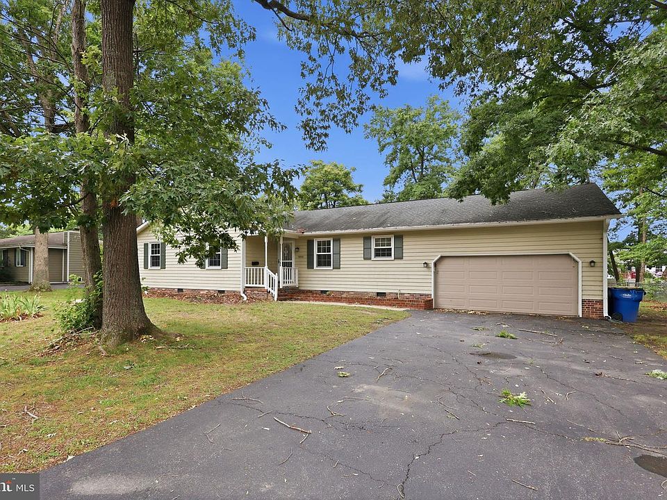 1st image of 10800 Woodland Dr