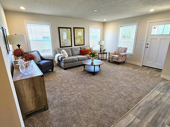 3rd image of 1163 Wood Ridge Dr #D-81