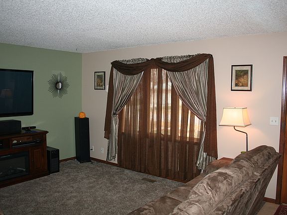 Living Room (new carpet 2012)