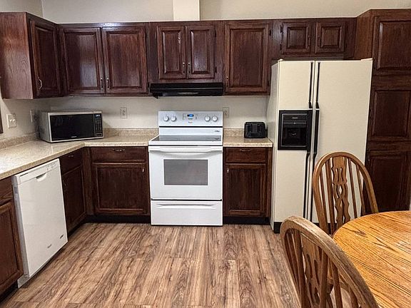 5th image of 10940 W Olive Rd