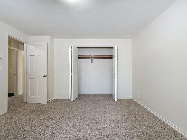 232a-Martha Washington Apartments — Photo 14