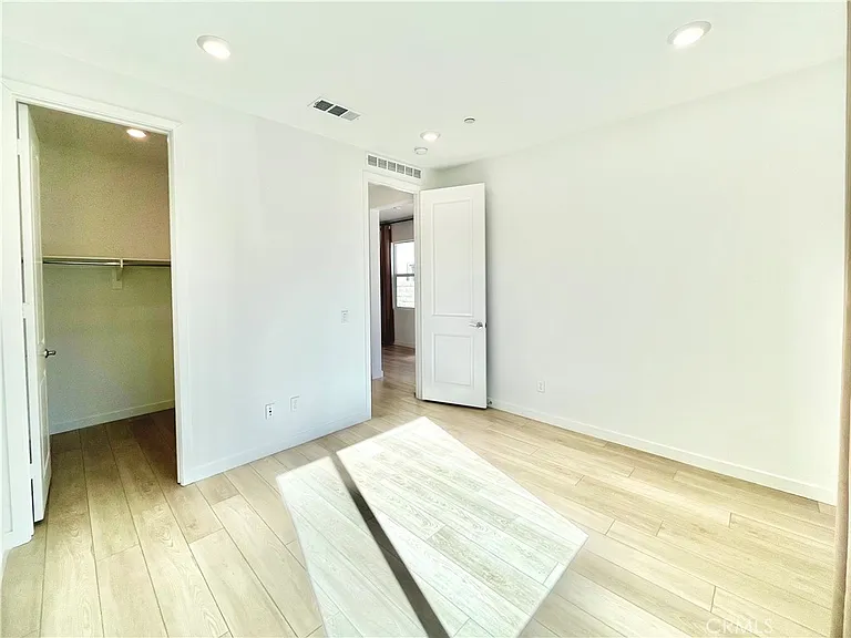 27812 Marquee Dr — Photo 7