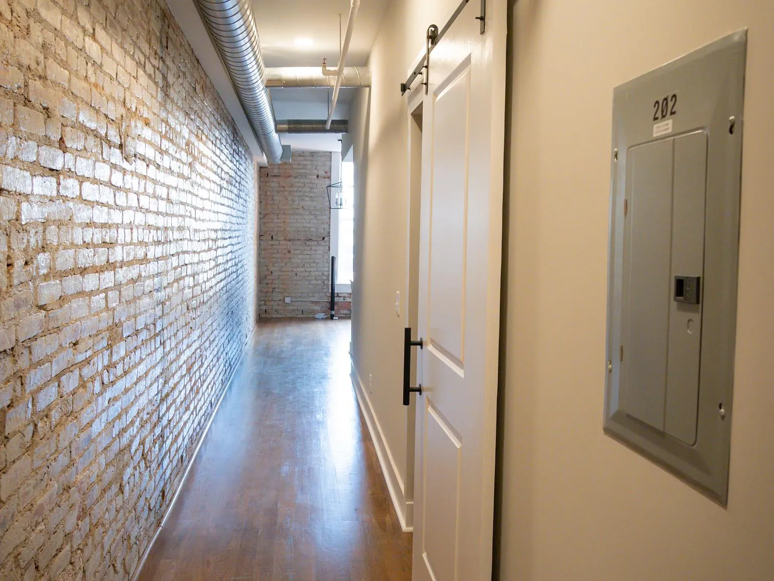 1 bed, 590 sqft, $1,200 — Photo 3