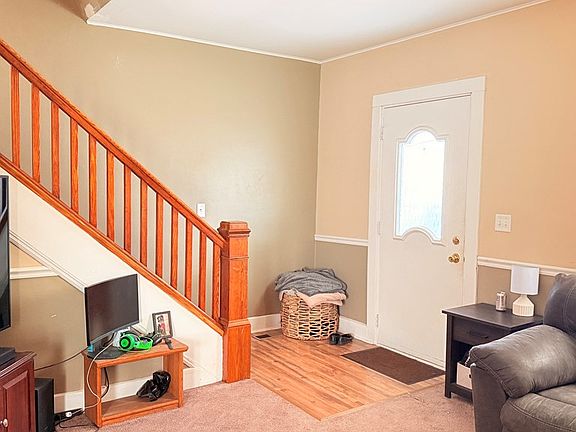 4th image of 809 Wingert St