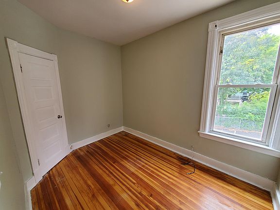 5th image of 169 Myrtle Ave Floor 2