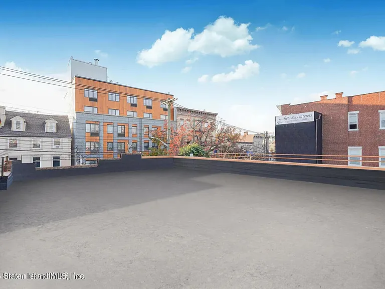 703 Bay St — Photo 14
