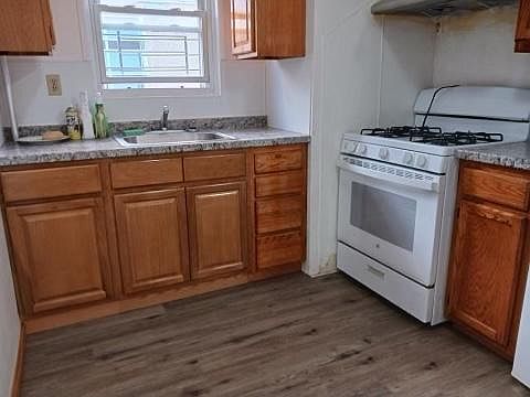 2nd image of 19 Bay 34th St APT 1