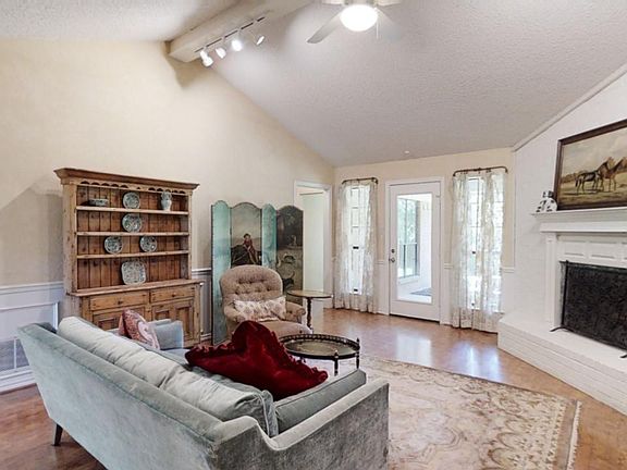 4th image of 10882 Mosswood Dr