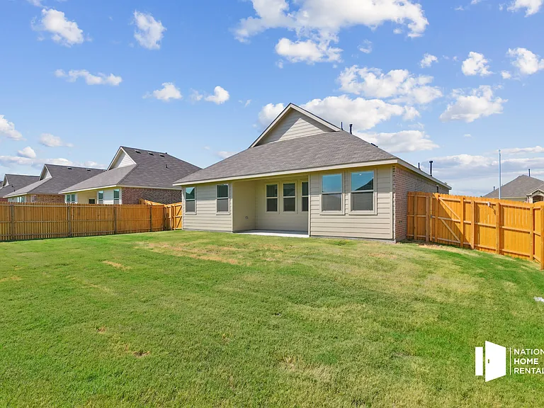 913 Rusty Spur Ln — Photo 13