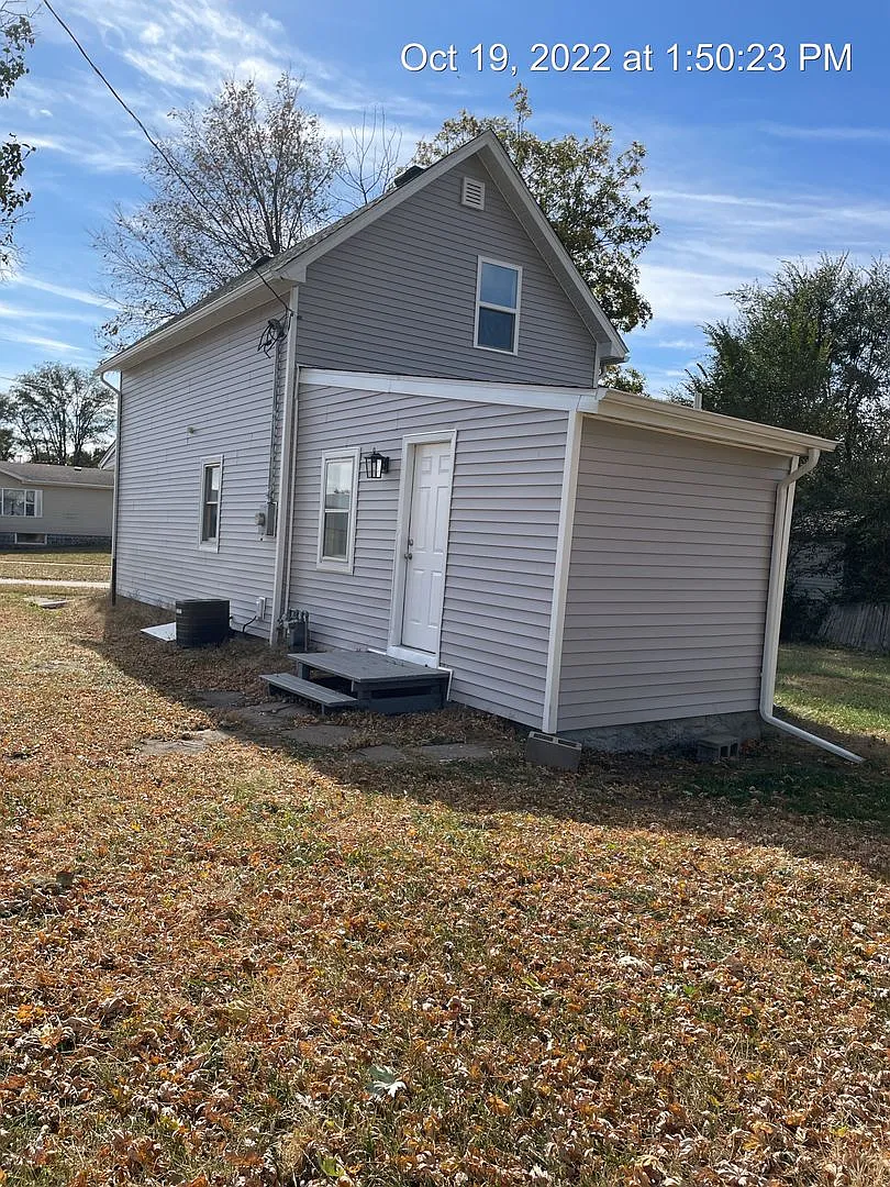 Updated 2 bedroom 1 bathroom home-located in Perry, IA — Photo 3
