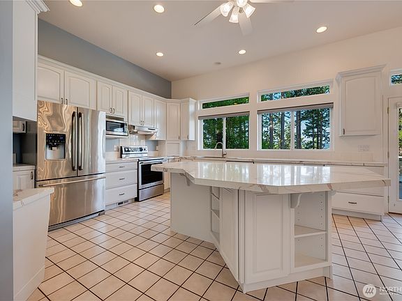 3rd image of 17340 Maple Lane
