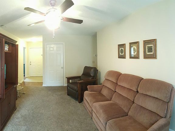 5th image of 427 Kelsey Dr