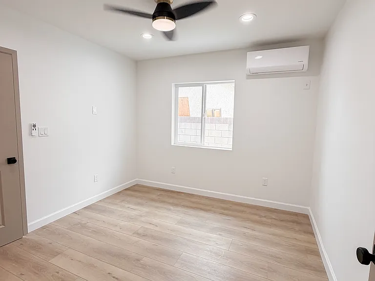 579 Meadow Ln — Photo 6