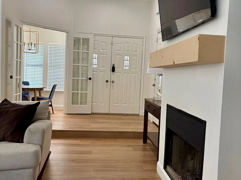 3216 Fairview Dr — Photo 6