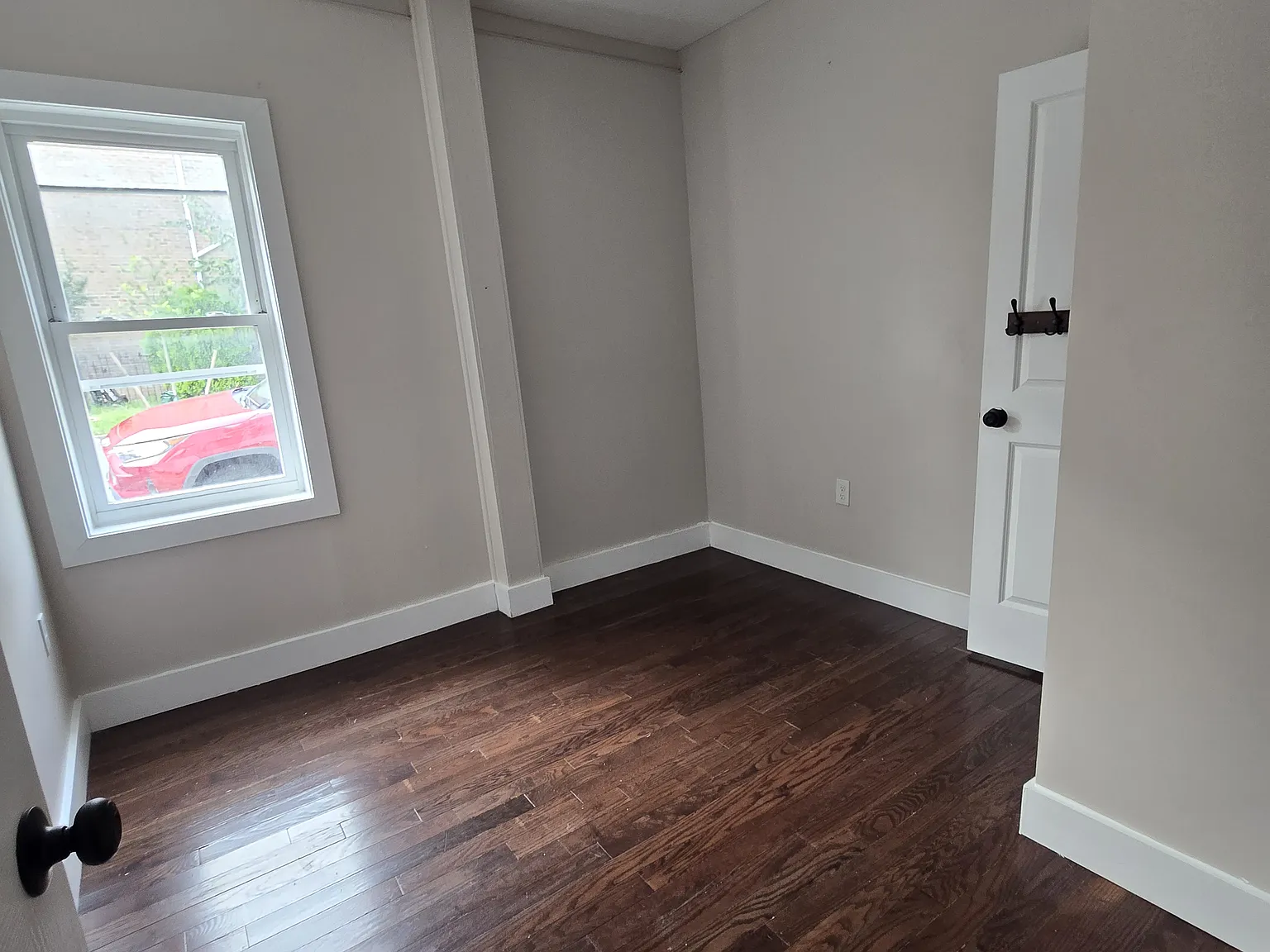 4 bed, $2,800 — Photo 2