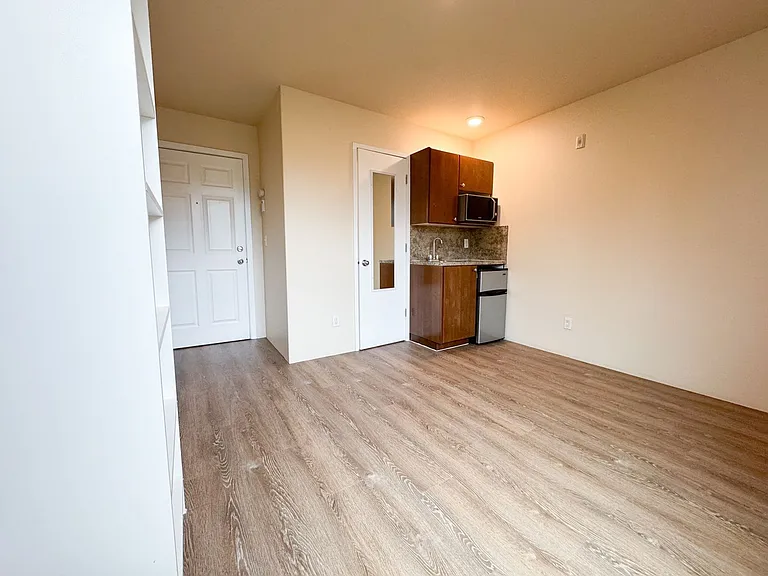 Vision 5 Apartments — Photo 25