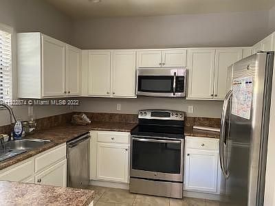 2nd image of 373 NE 37th Ave #373