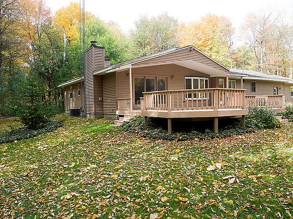 Large deck for entertaining.