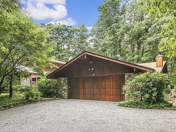 5 tanglewild pl,garage.jpg