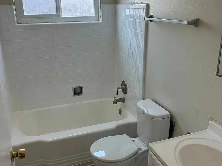 89 Wabash Ave — Photo 4