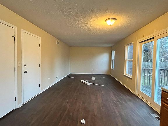 3rd image of 3460 Oak Bend Blvd