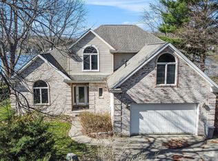 5887 Mabley Hill Rd, Fenton, MI 48430