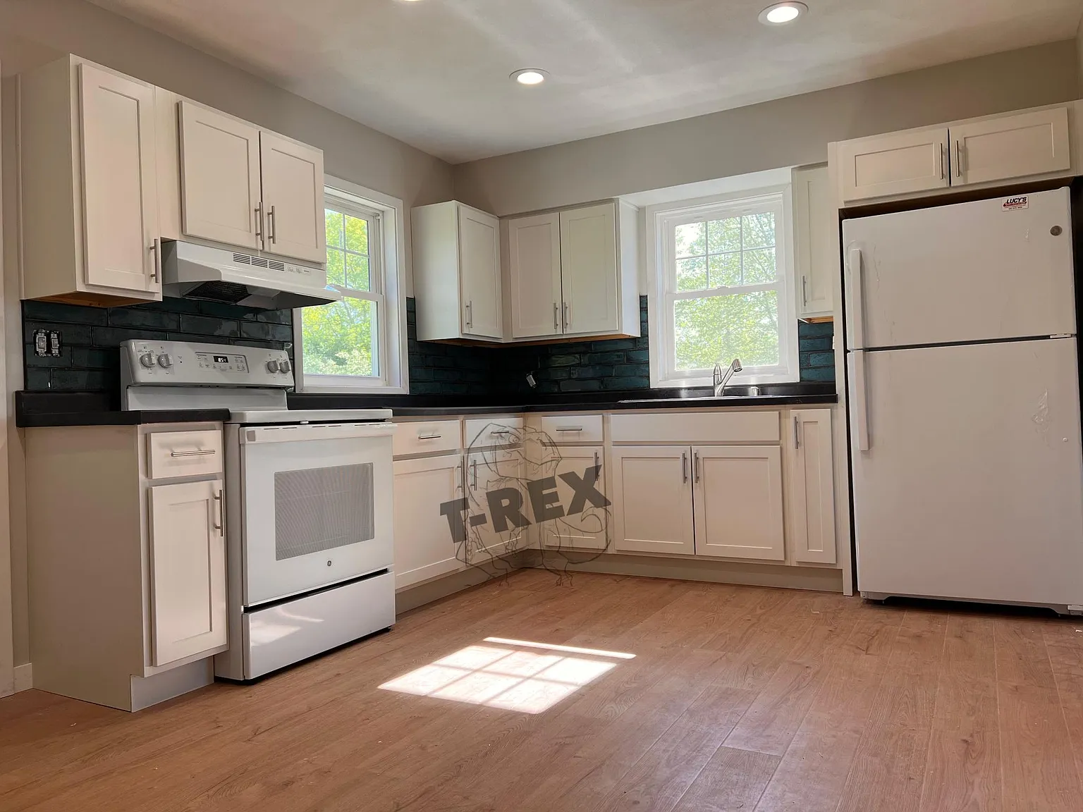 12810 W Beach Rd — Photo 2