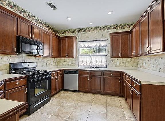 4th image of 64623 Magnolia Dr