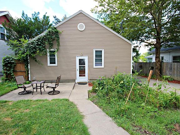 2nd image of 1912 Wyoming Ave SW