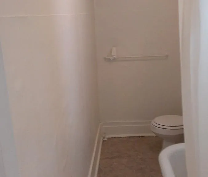 2618 Forest Ave — Photo 3