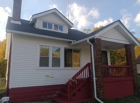 4 bed, 1.0 bath, 1080 sqft, $1,450 — Photo 2