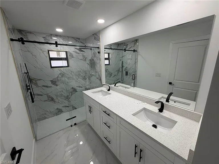 15 Louisiana Rd — Photo 2