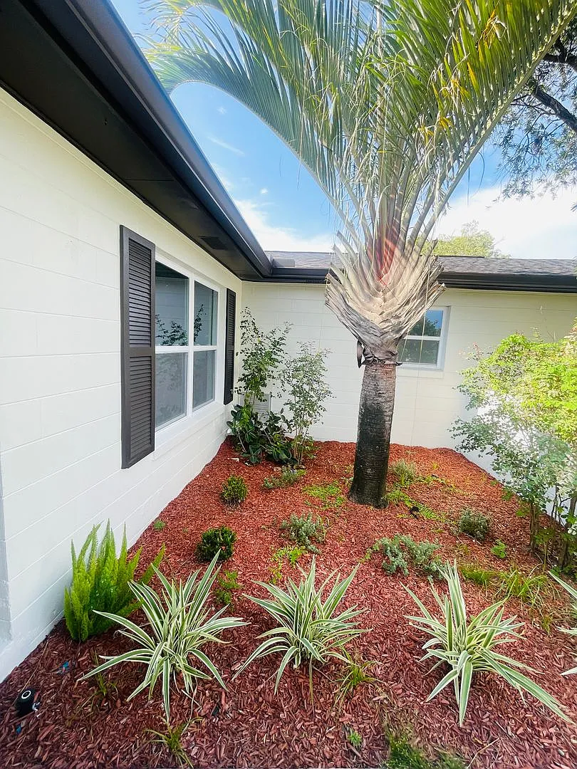 Teal wood Cove-LO- Pool Home 8676 Hillside Dr Orlando FL 32810 — Photo 2