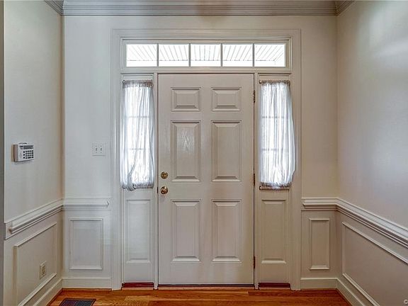 5th image of 5512 Holman Dr
