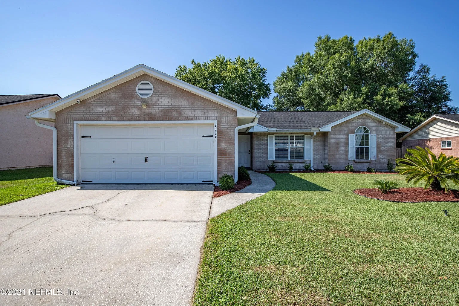 3 bed, 1215 sqft, $1,800 — Photo 1