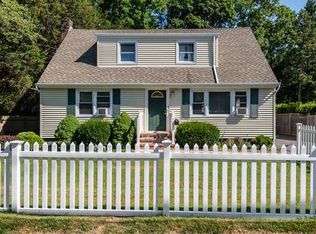 19 E 17th St #19, Huntington Station, NY 11746