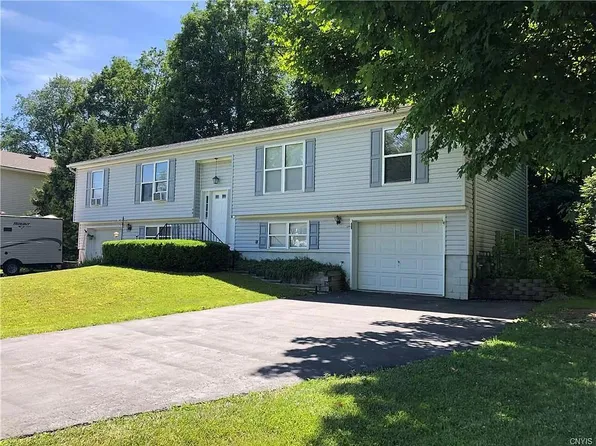 97 Downey Dr, Oswego, NY 13126