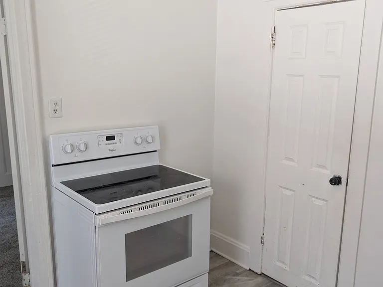 1219 Huron Ave #3 — Photo 3