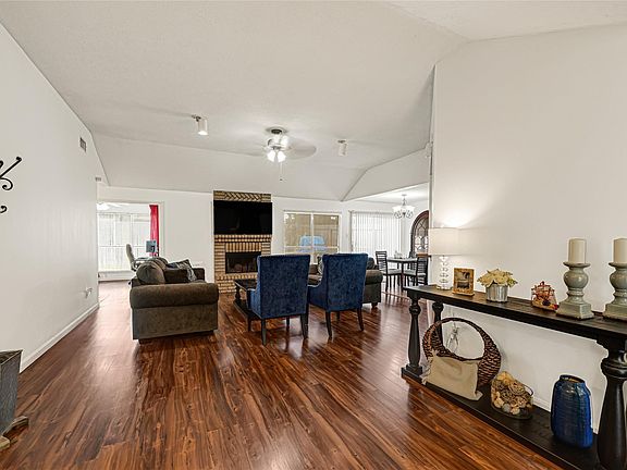 4th image of 7643 Ashton Dr