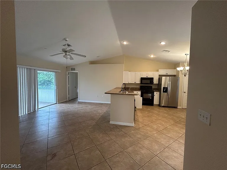 6012 Thrush Ave — Photo 6