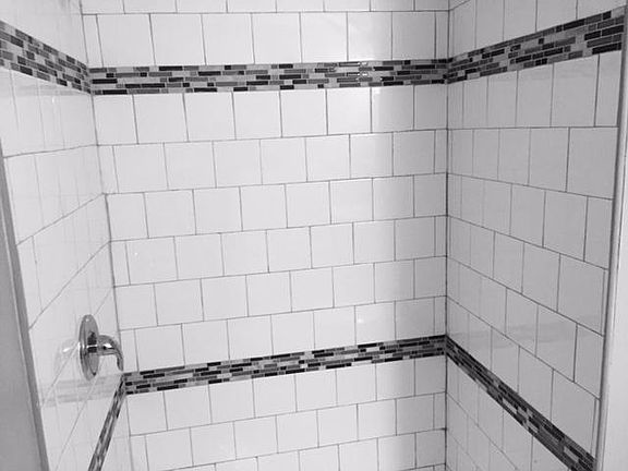 4th image of 701 E 158th St