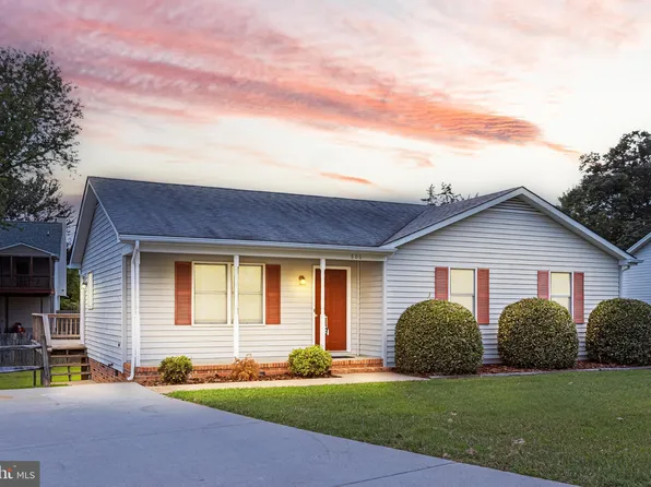 806 Shamrock Dr, Fredericksburg, VA 22407