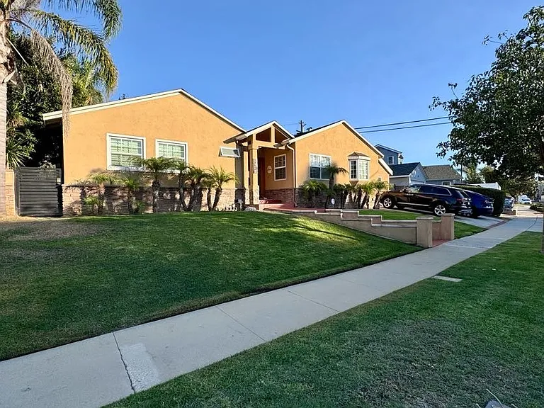 4636 Talisman St — Photo 2