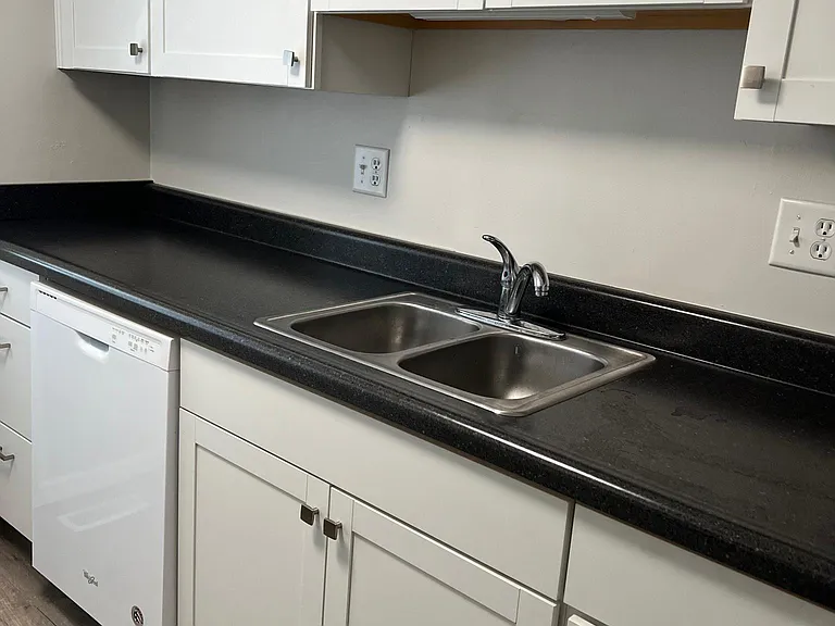 1670 Villa South Dr — Photo 7