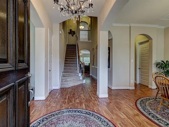 2nd image of 3013 Rocky Point Dr