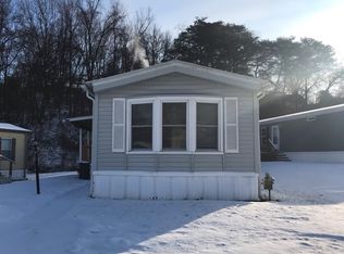 214 Valley View Dr #214, Oakdale, PA 15071
