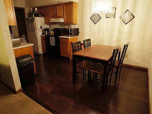 4th image of 1075 Forest View Dr S