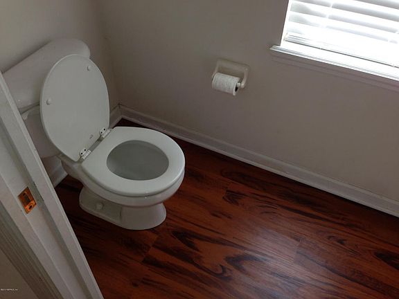 5th image of 436 Sherwood Oaks Dr