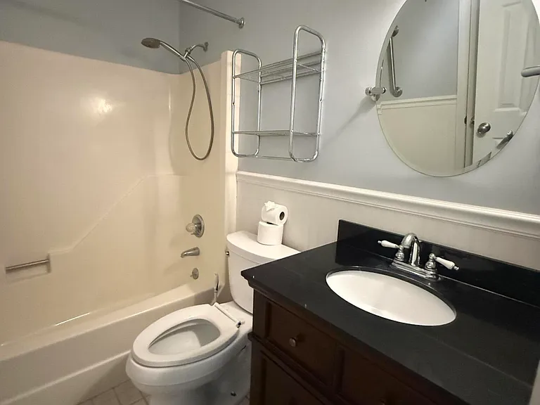 600 N 35th St #103 — Photo 7