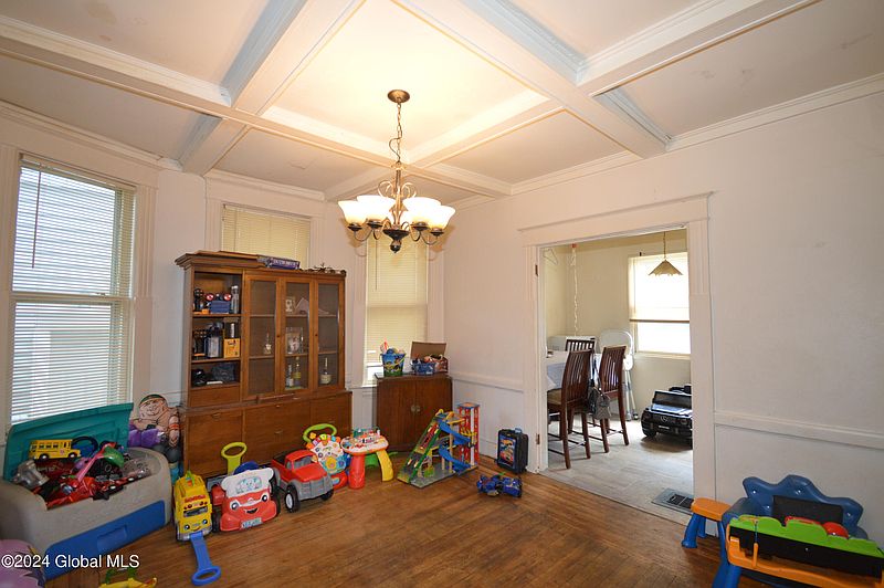 5th image of 1572 Bradley Street